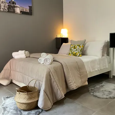 Alle Porte Del Castello 23 * Catania